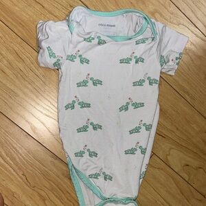 Coco Moon White and Green Turtle Print Bodysuit